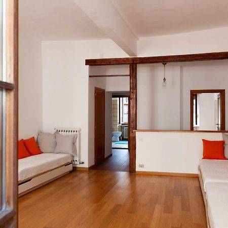 Maison Isabella - Appartamento Nel Cuore Di Aosta Luaran gambar